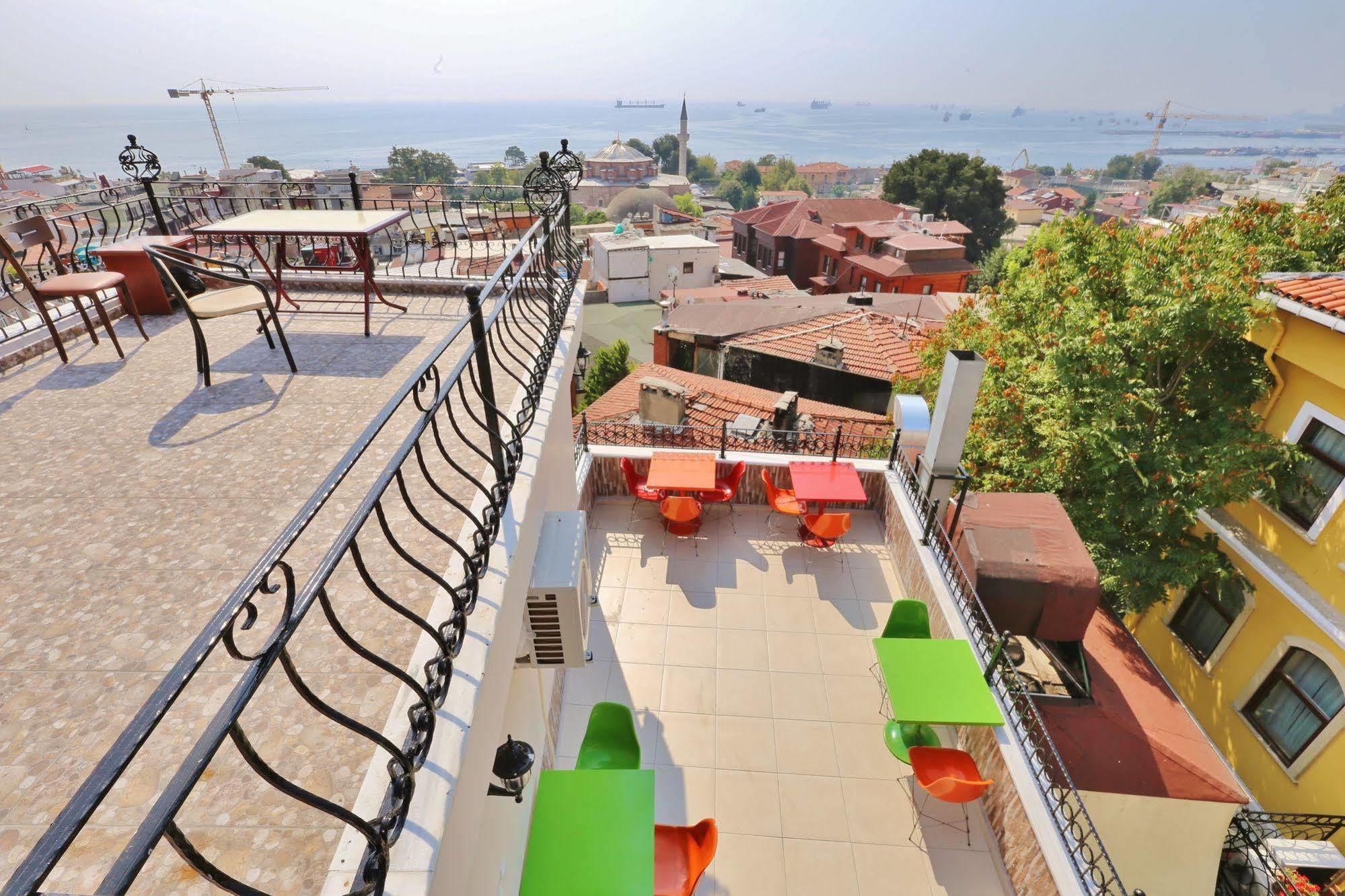 Camelot Apartment Istanbul Exterior photo
